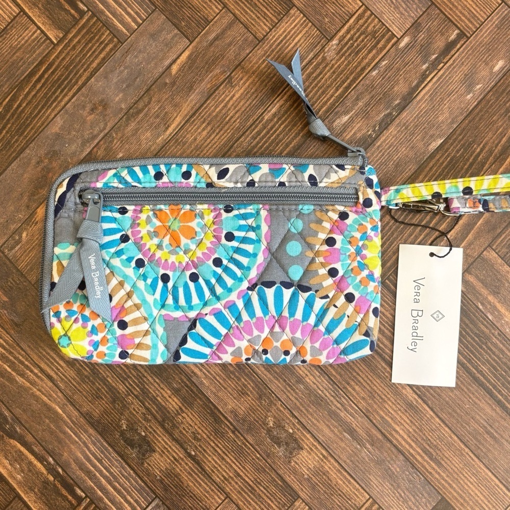 NWT Vera Bradley Slim Wristlet In Sunny Medallion - Picture 2 of 5
